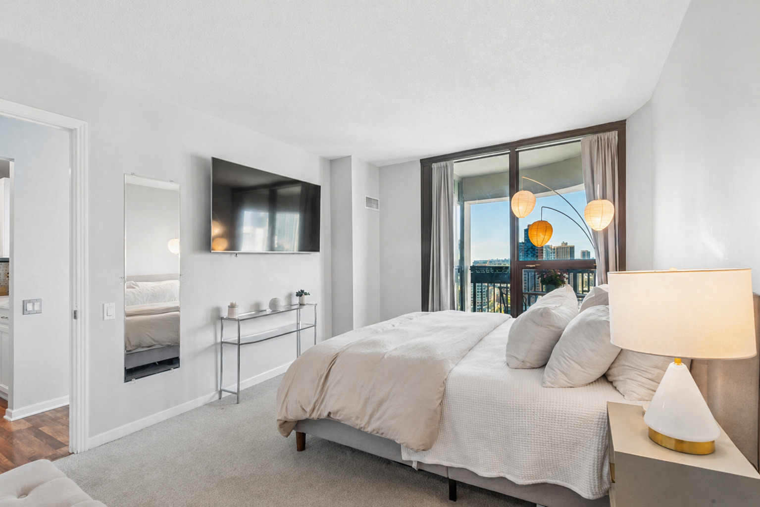 400 N LaSalle Street Unit: 3011