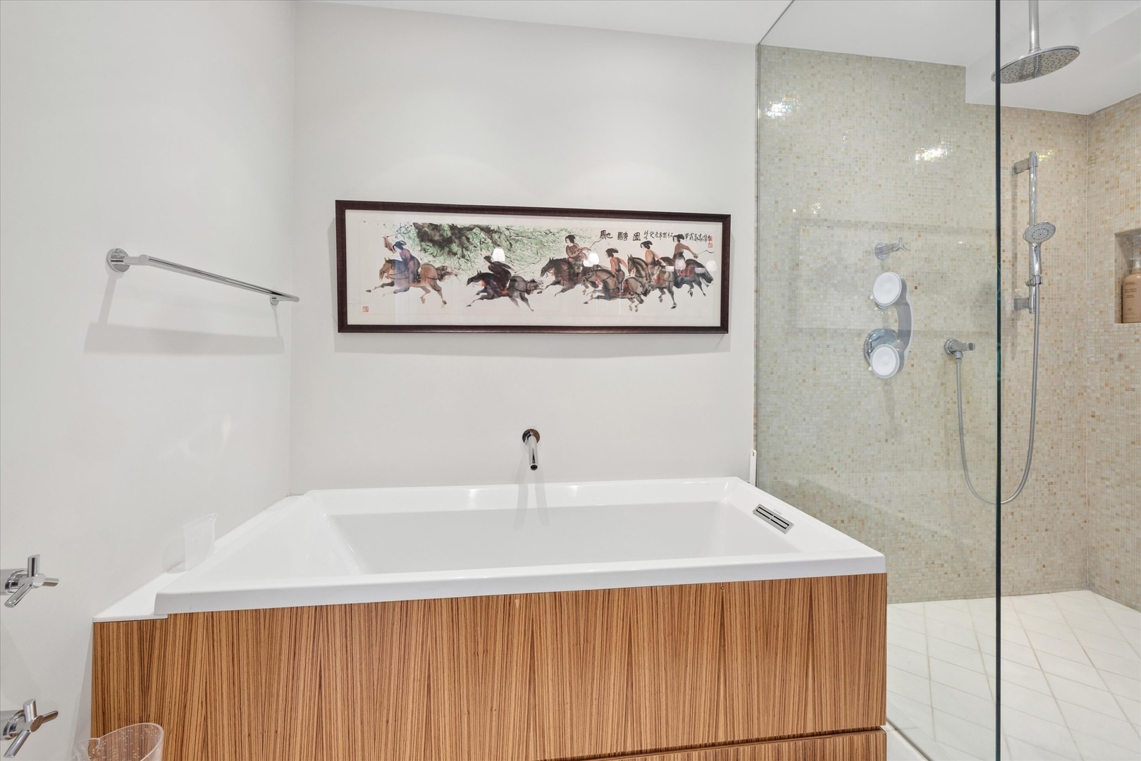950 N Michigan Avenue Unit: 3802