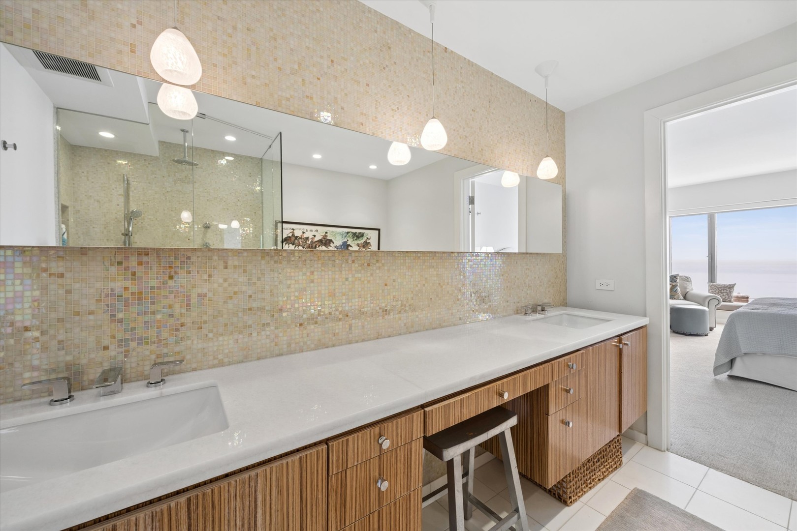 950 N Michigan Avenue Unit: 3802