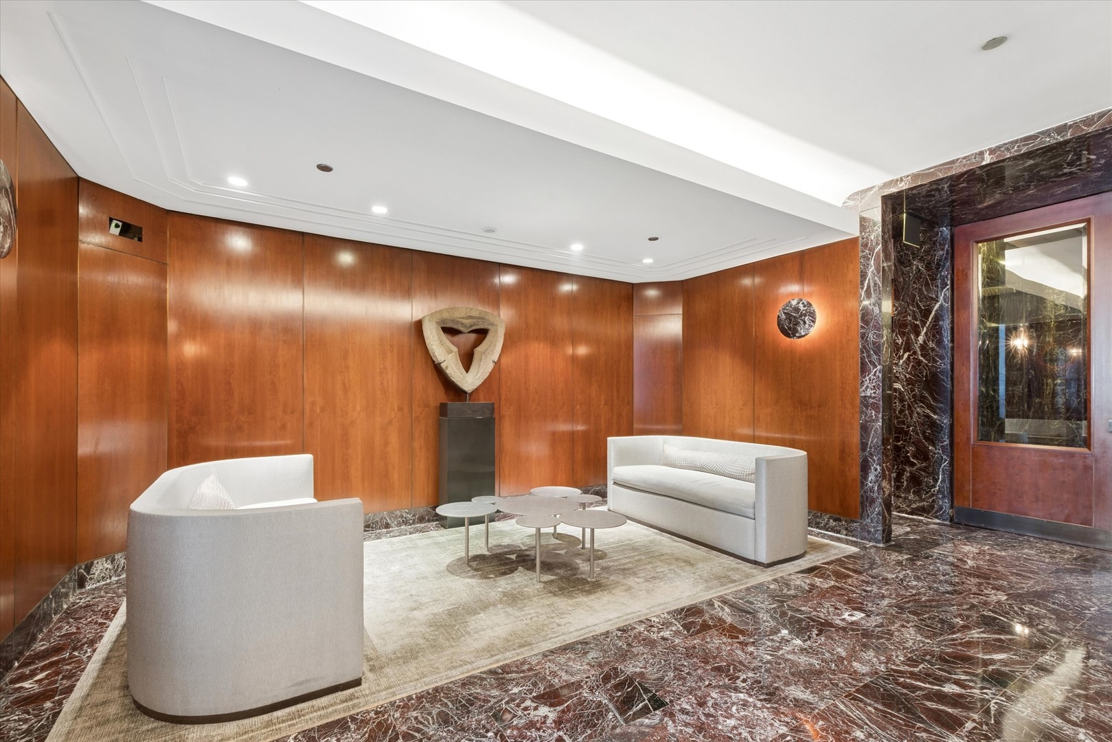 950 N Michigan Avenue Unit: 3802