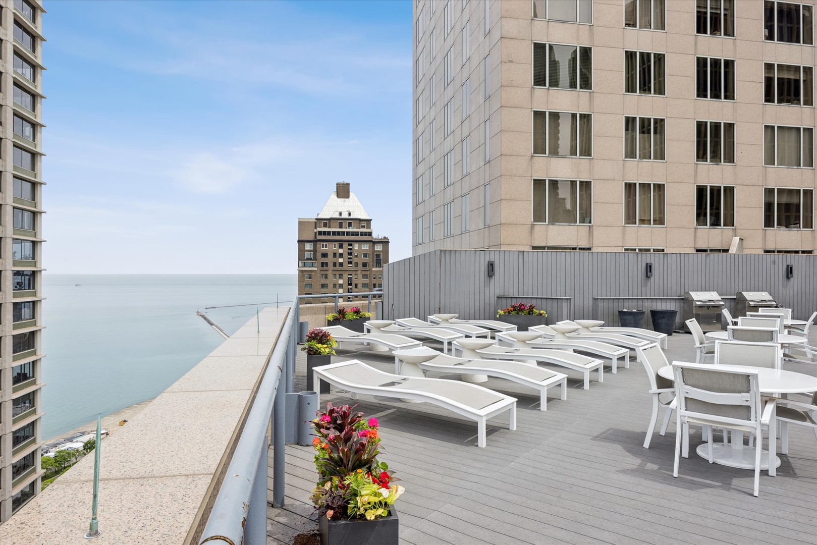 950 N Michigan Avenue Unit: 3802