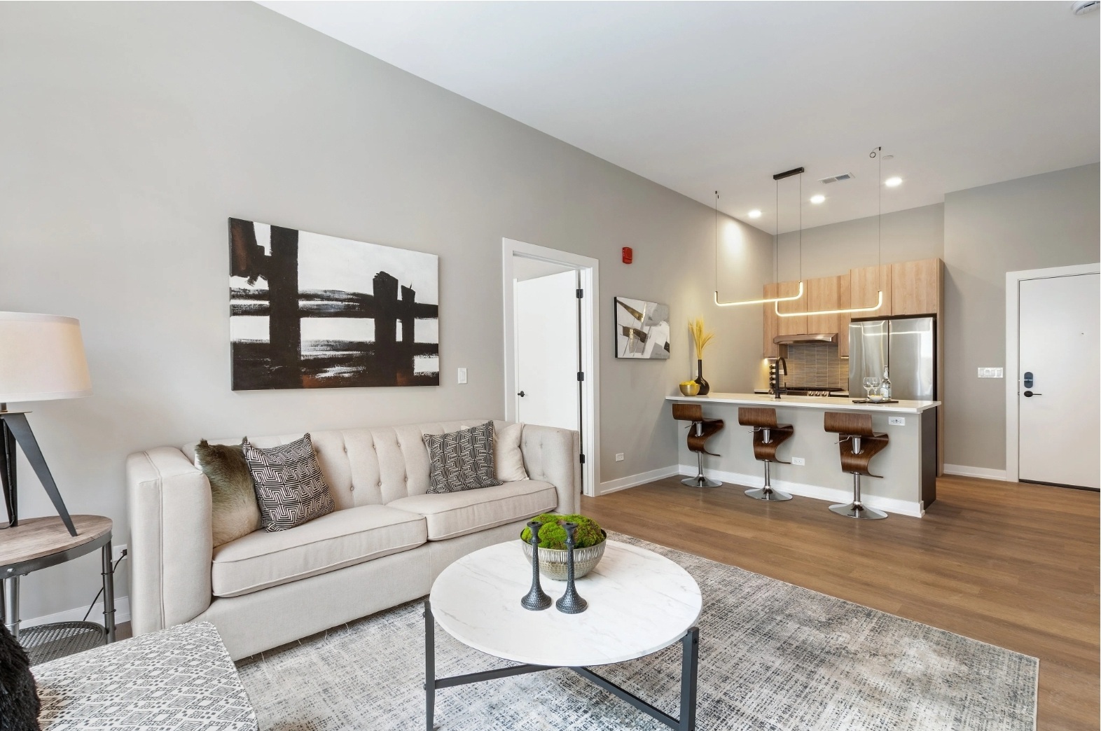 3217 N Clark Street Unit: 202