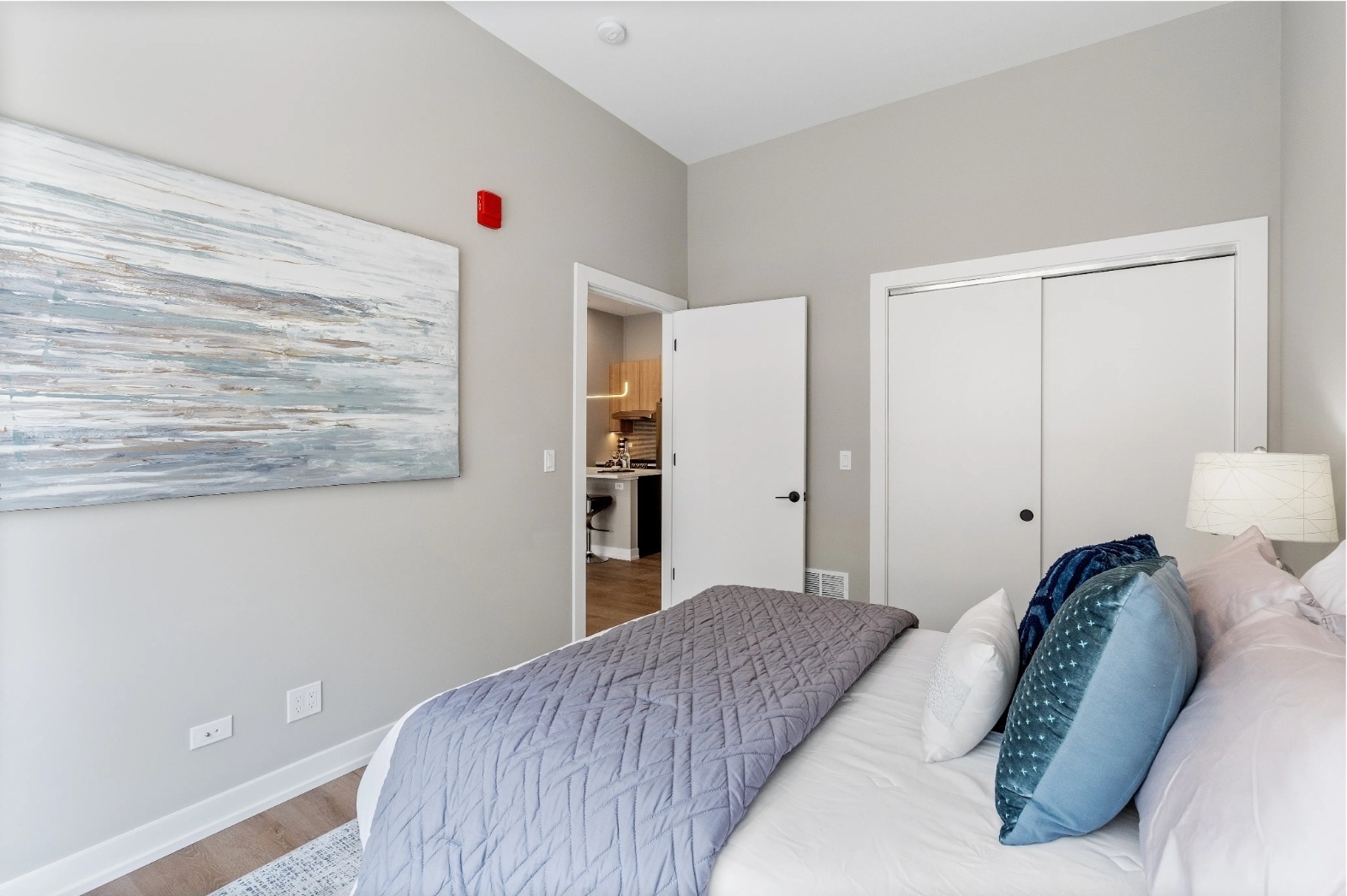 3217 N Clark Street Unit: 202