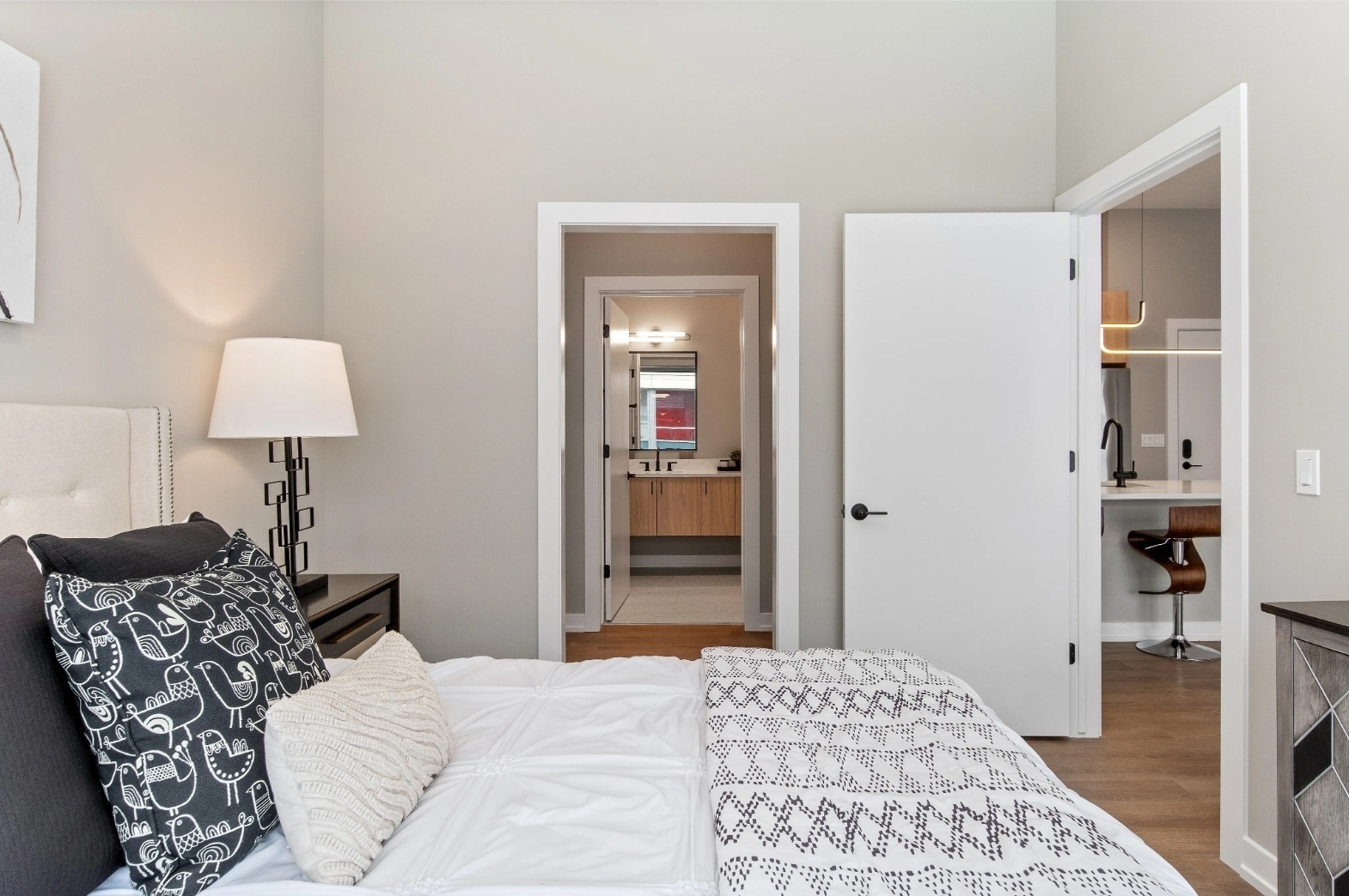 3217 N Clark Street Unit: 202