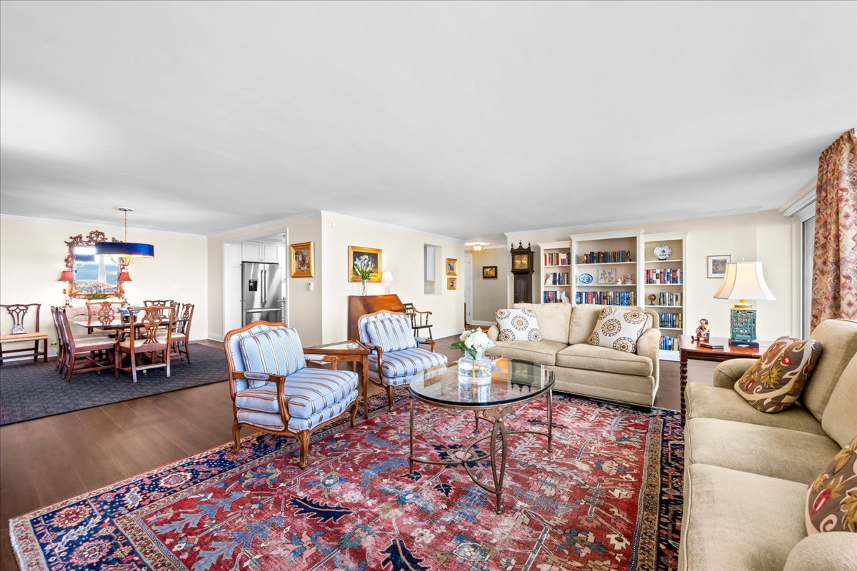 1630 Sheridan Road Unit: 9C