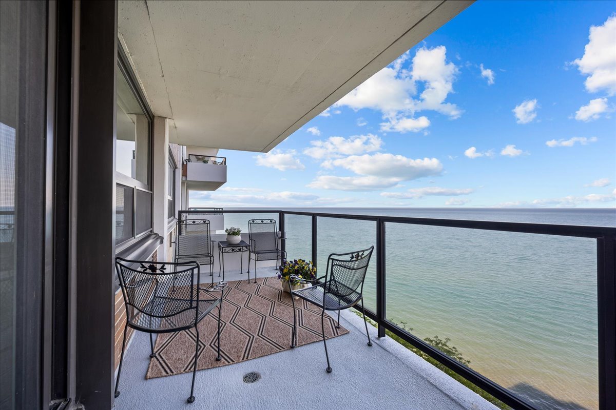 1630 Sheridan Road Unit: 9C