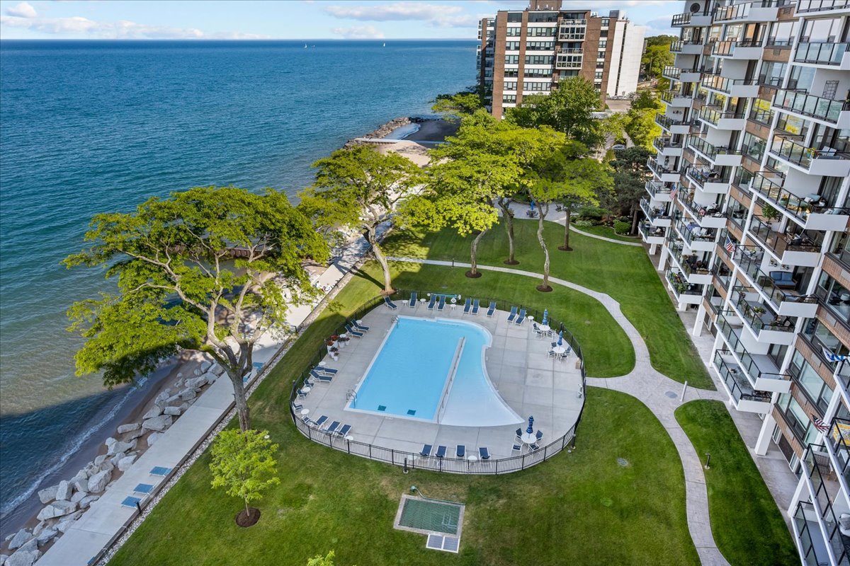 1630 Sheridan Road Unit: 9C