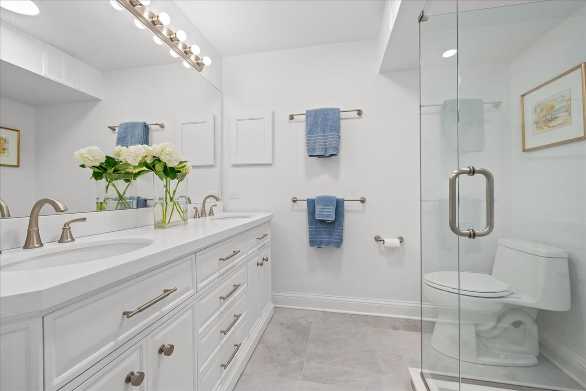 1630 Sheridan Road Unit: 9C