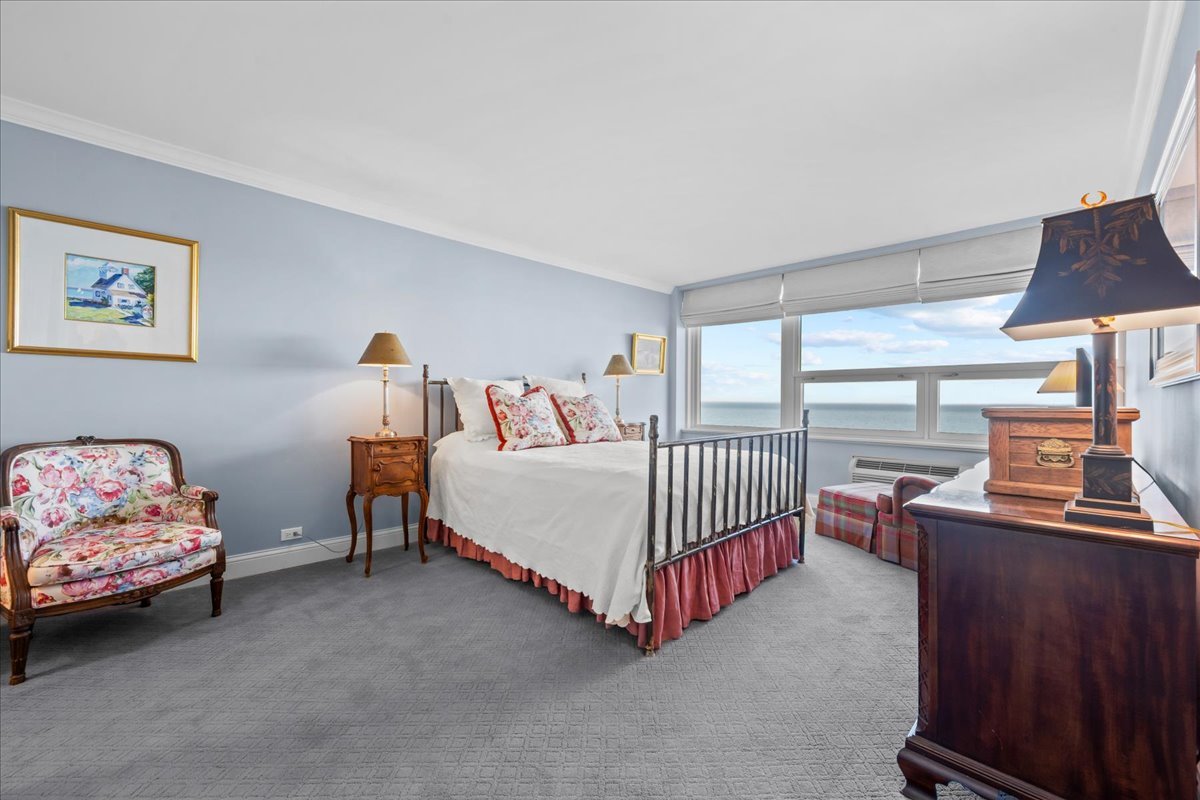 1630 Sheridan Road Unit: 9C