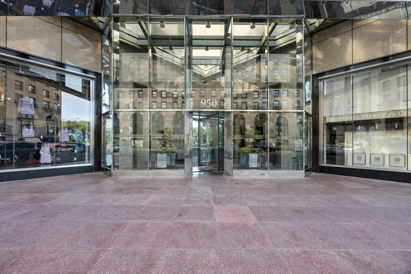 950 N Michigan Avenue Unit: 4202