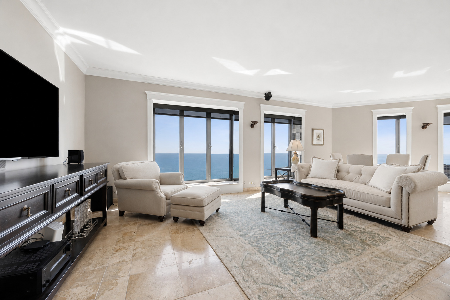 950 N Michigan Avenue Unit: 4202