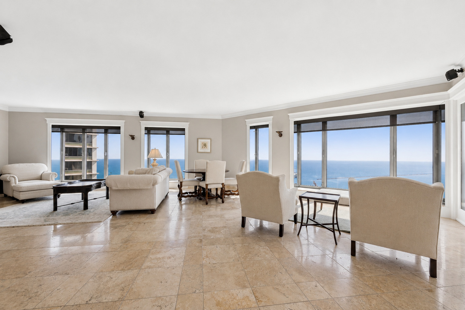 950 N Michigan Avenue Unit: 4202