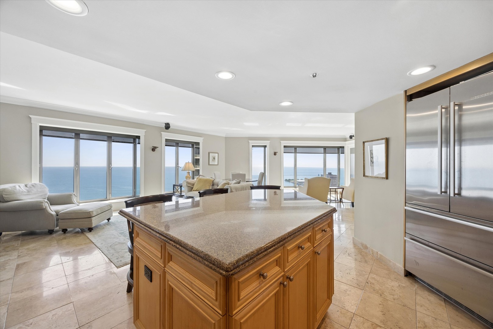 950 N Michigan Avenue Unit: 4202