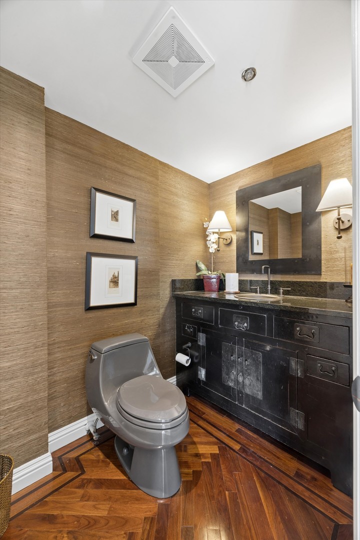 950 N Michigan Avenue Unit: 4202