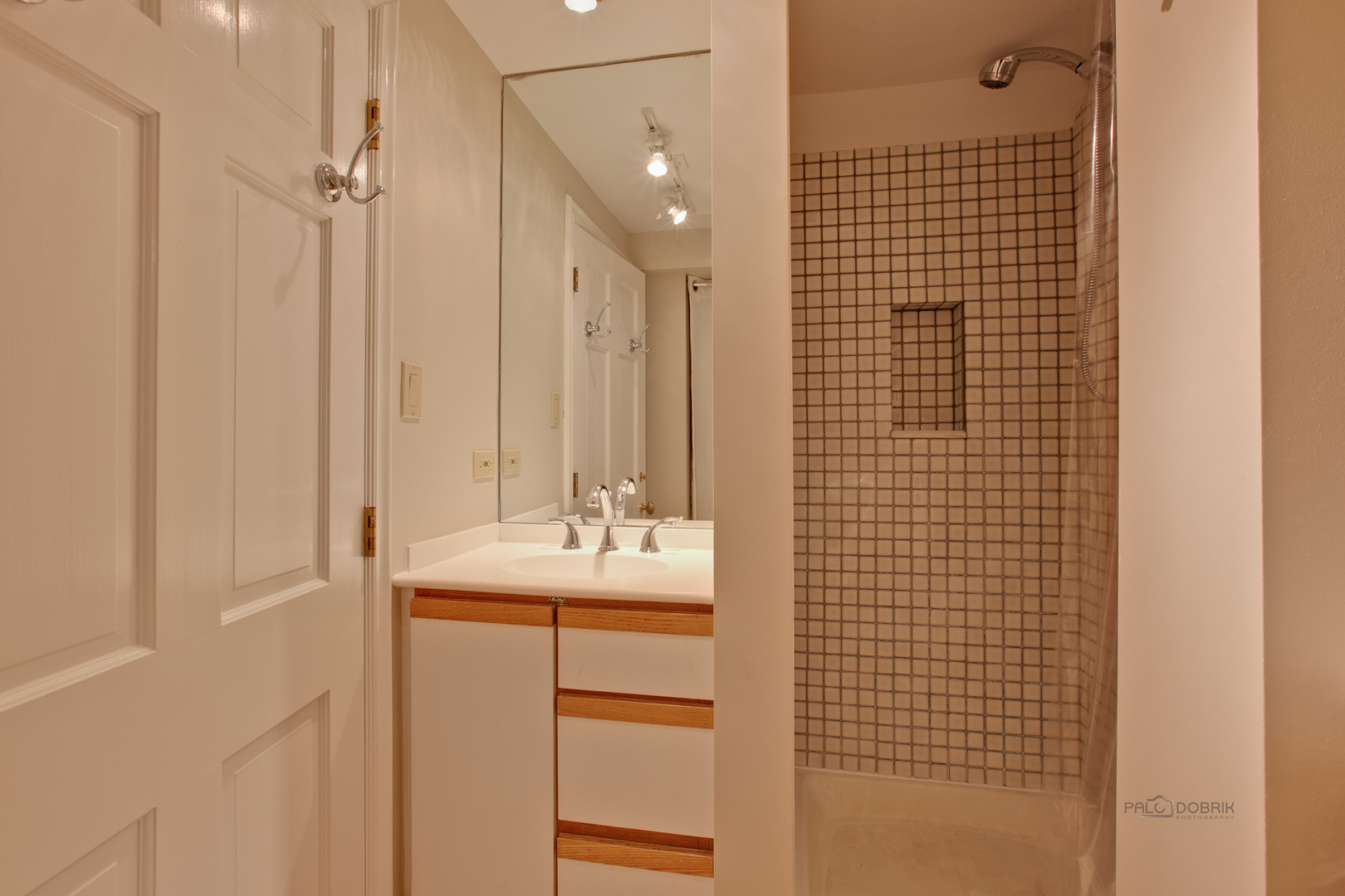 427 N Sheridan Road
