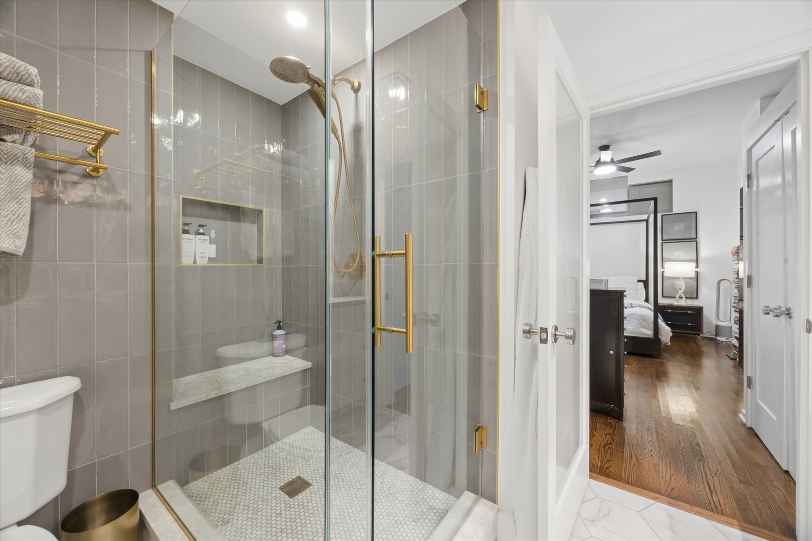 208 W Washington Street Unit: 1813