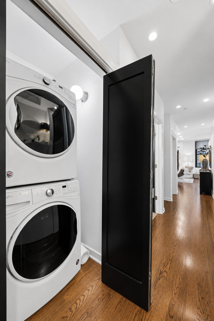 208 W Washington Street Unit: 1813