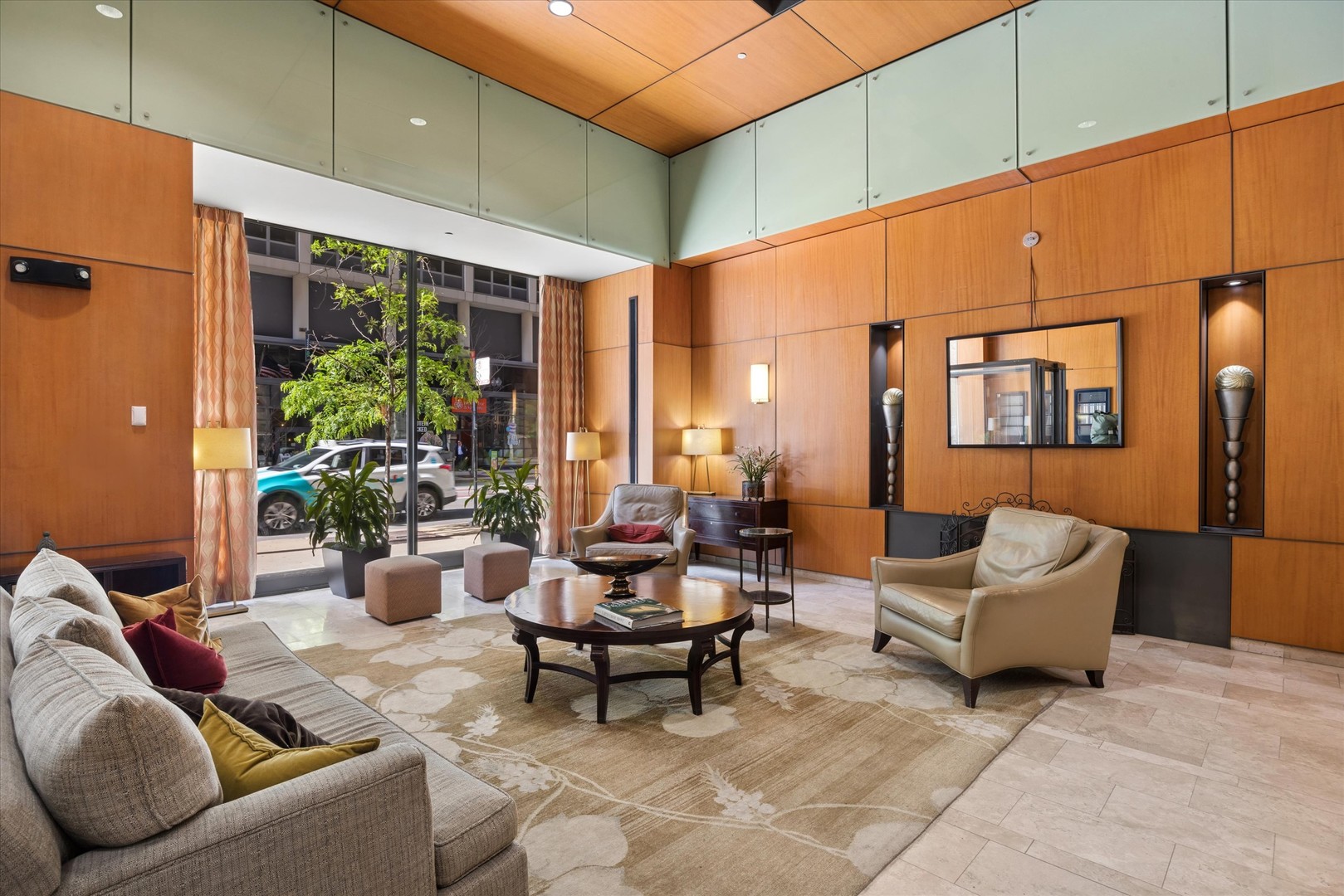 208 W Washington Street Unit: 1813