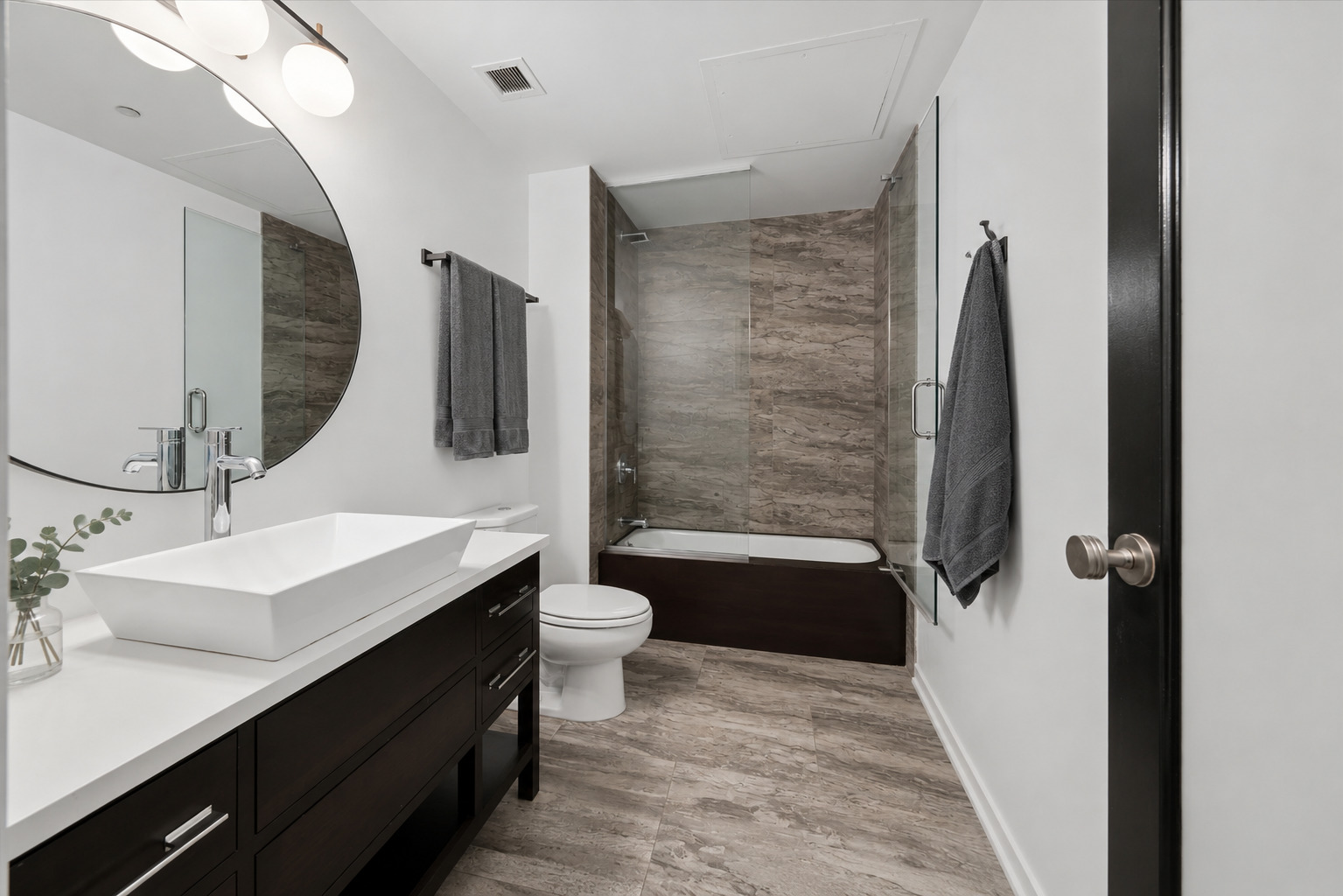 208 W Washington Street Unit: 1813