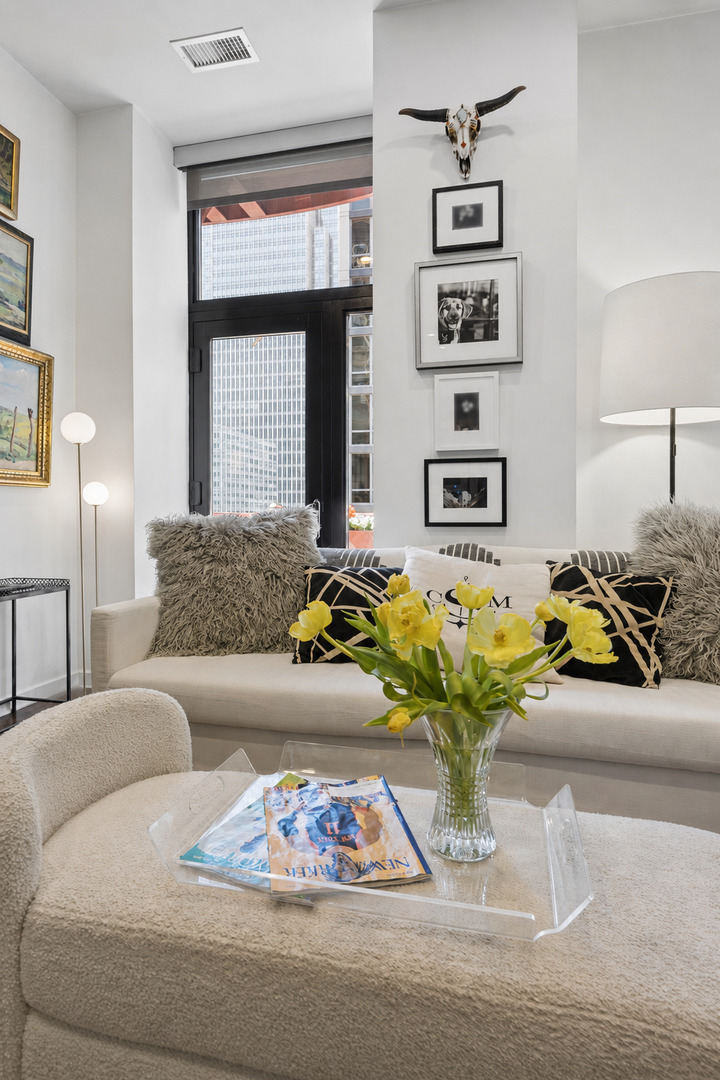 208 W Washington Street Unit: 1813