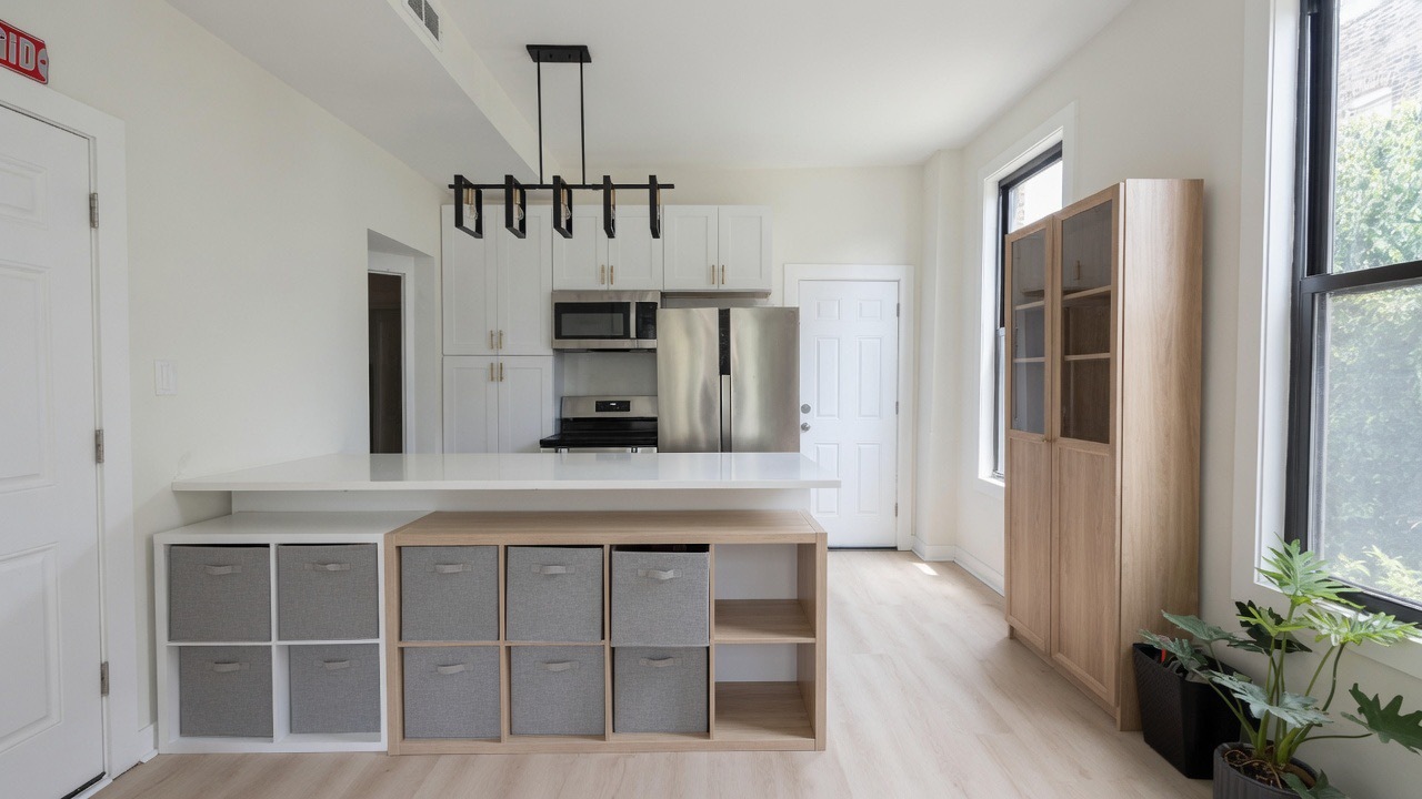 1322 W Ohio Street Unit: 1F