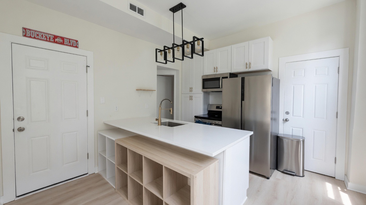 1322 W Ohio Street Unit: 1F