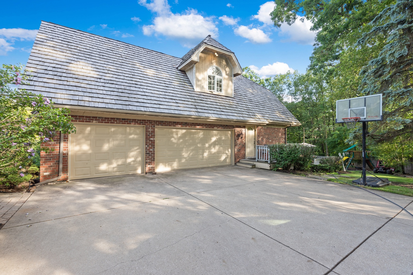 9336 Falling Waters Drive W
