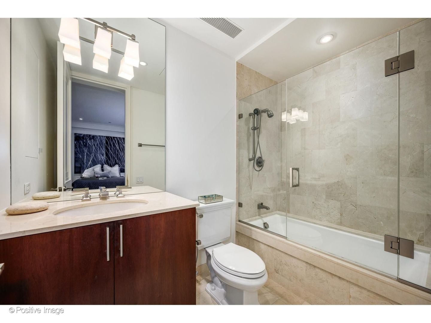 159 E Walton Place Unit: 8G