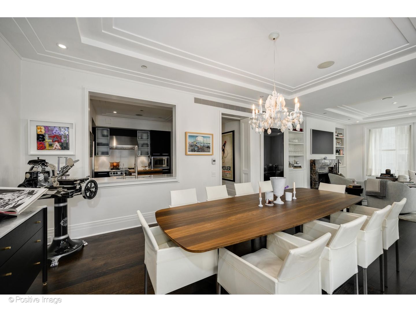 159 E Walton Place Unit: 8G