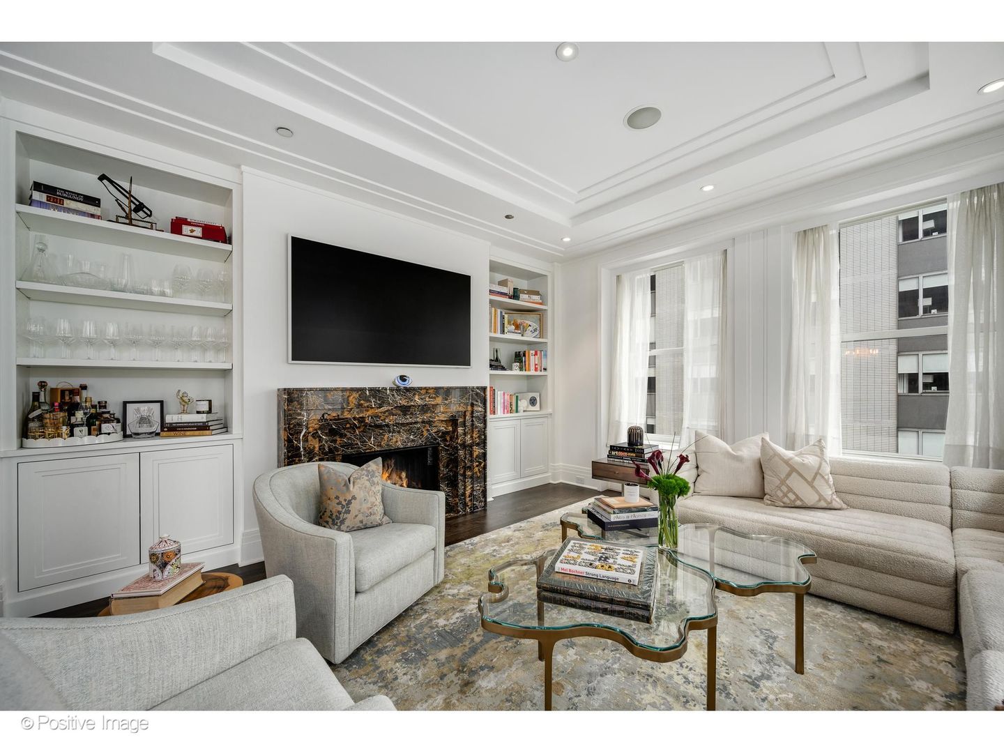 159 E Walton Place Unit: 8G