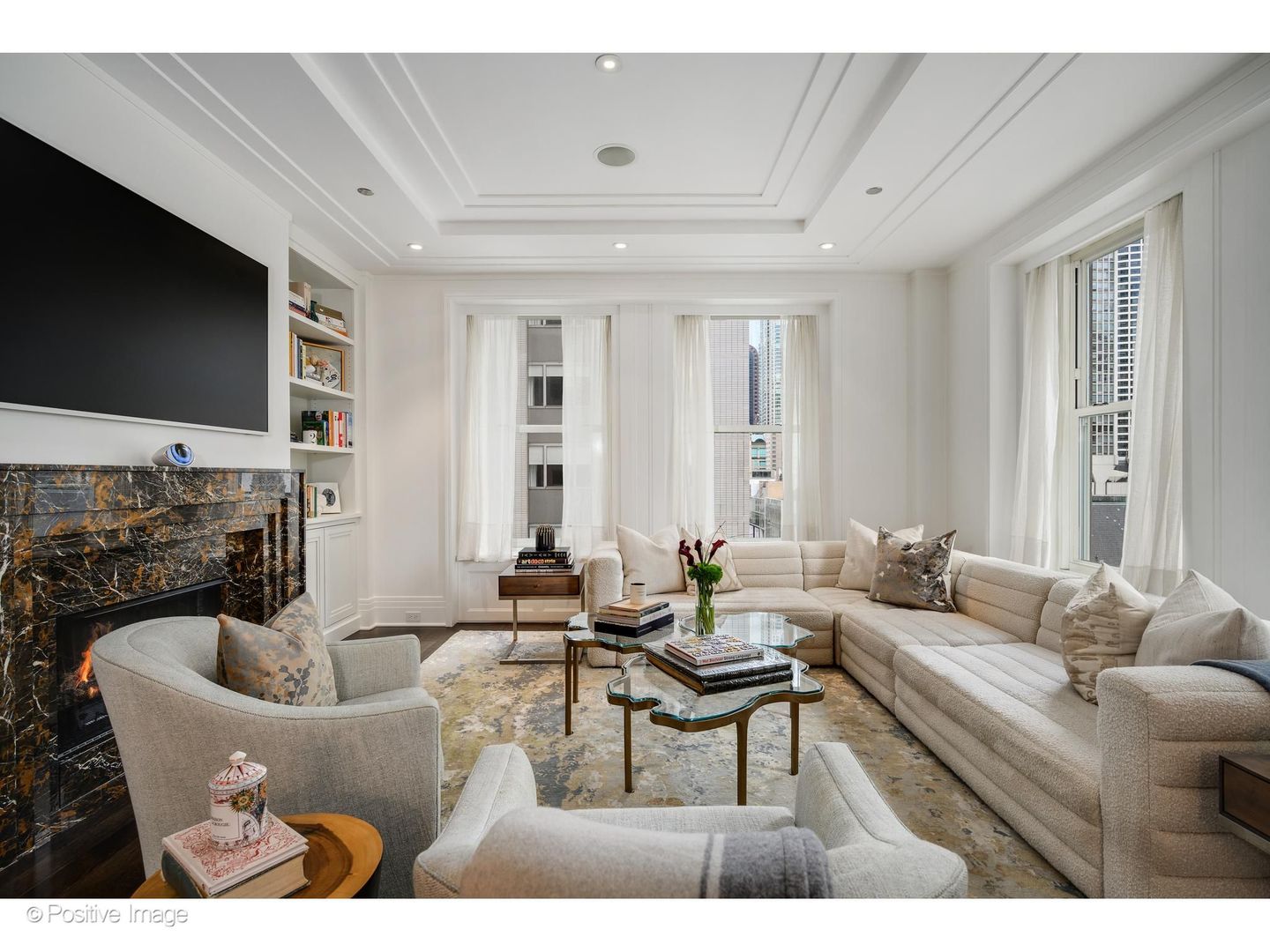 159 E Walton Place Unit: 8G