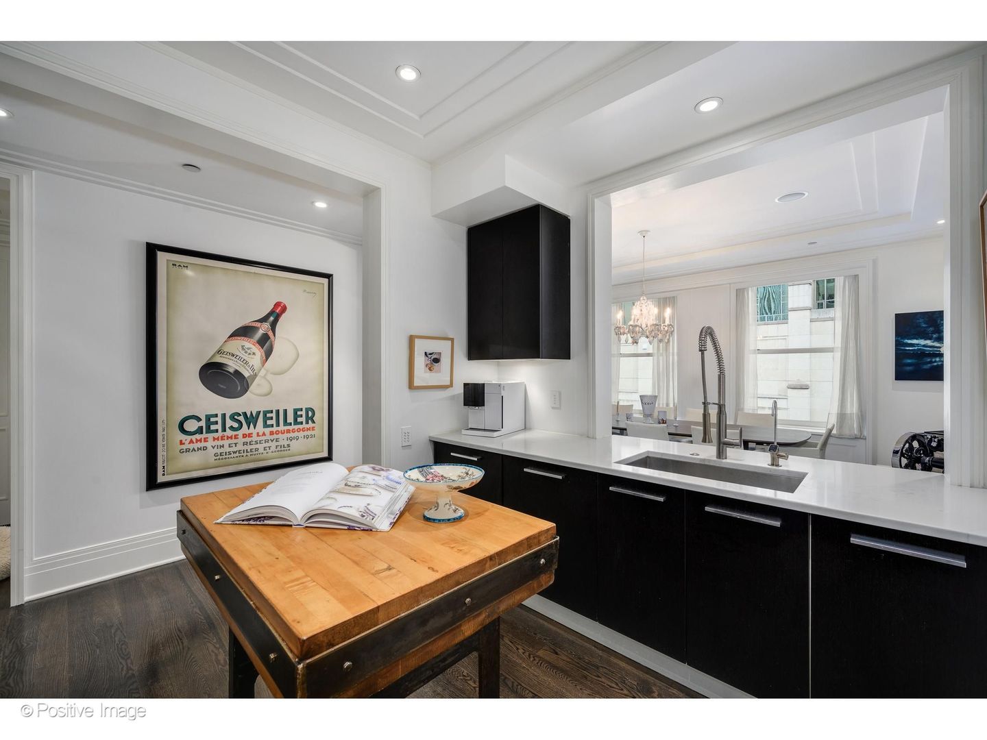 159 E Walton Place Unit: 8G