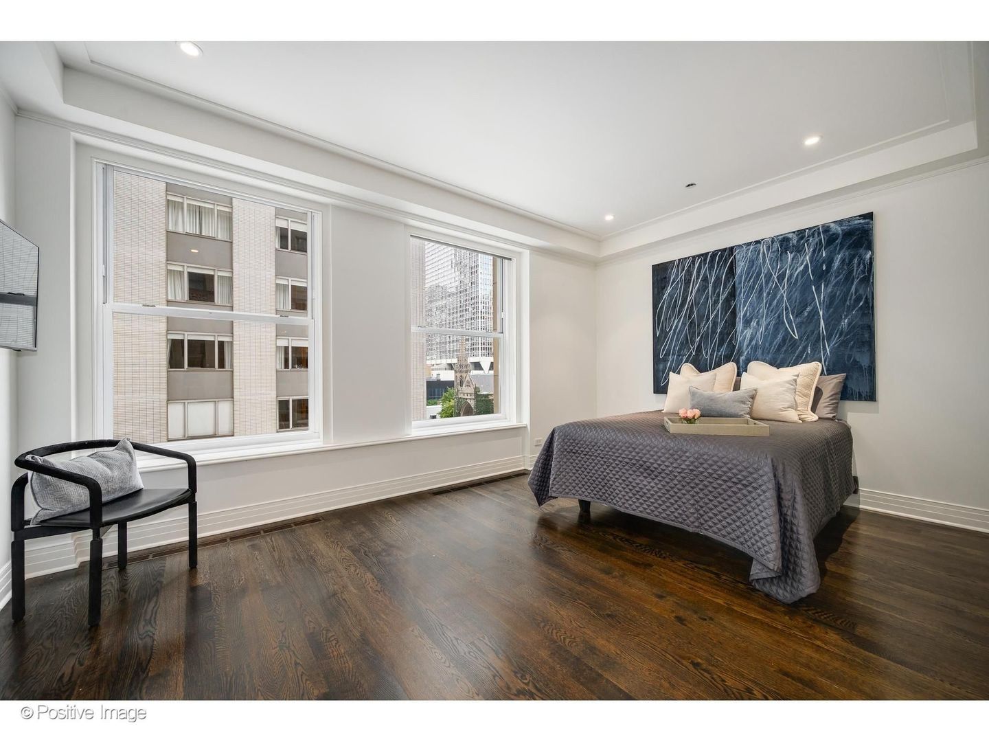 159 E Walton Place Unit: 8G