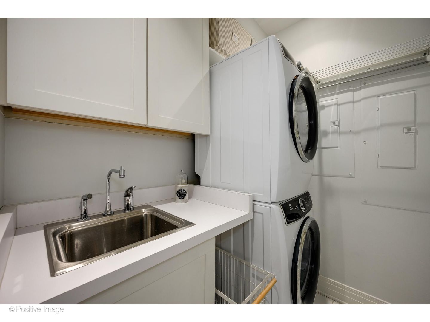159 E Walton Place Unit: 8G