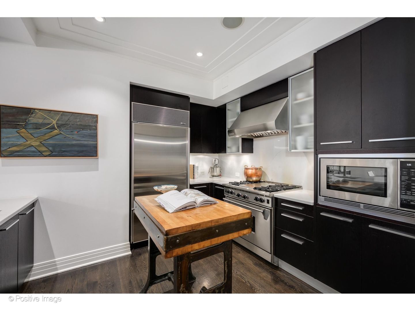 159 E Walton Place Unit: 8G