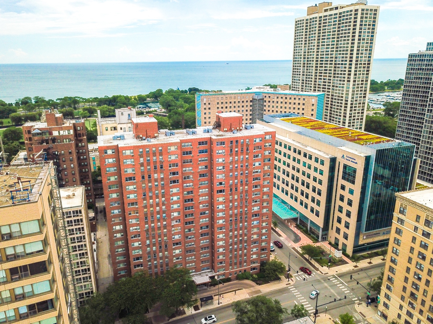 2909 N SHERIDAN Road Unit: 1901