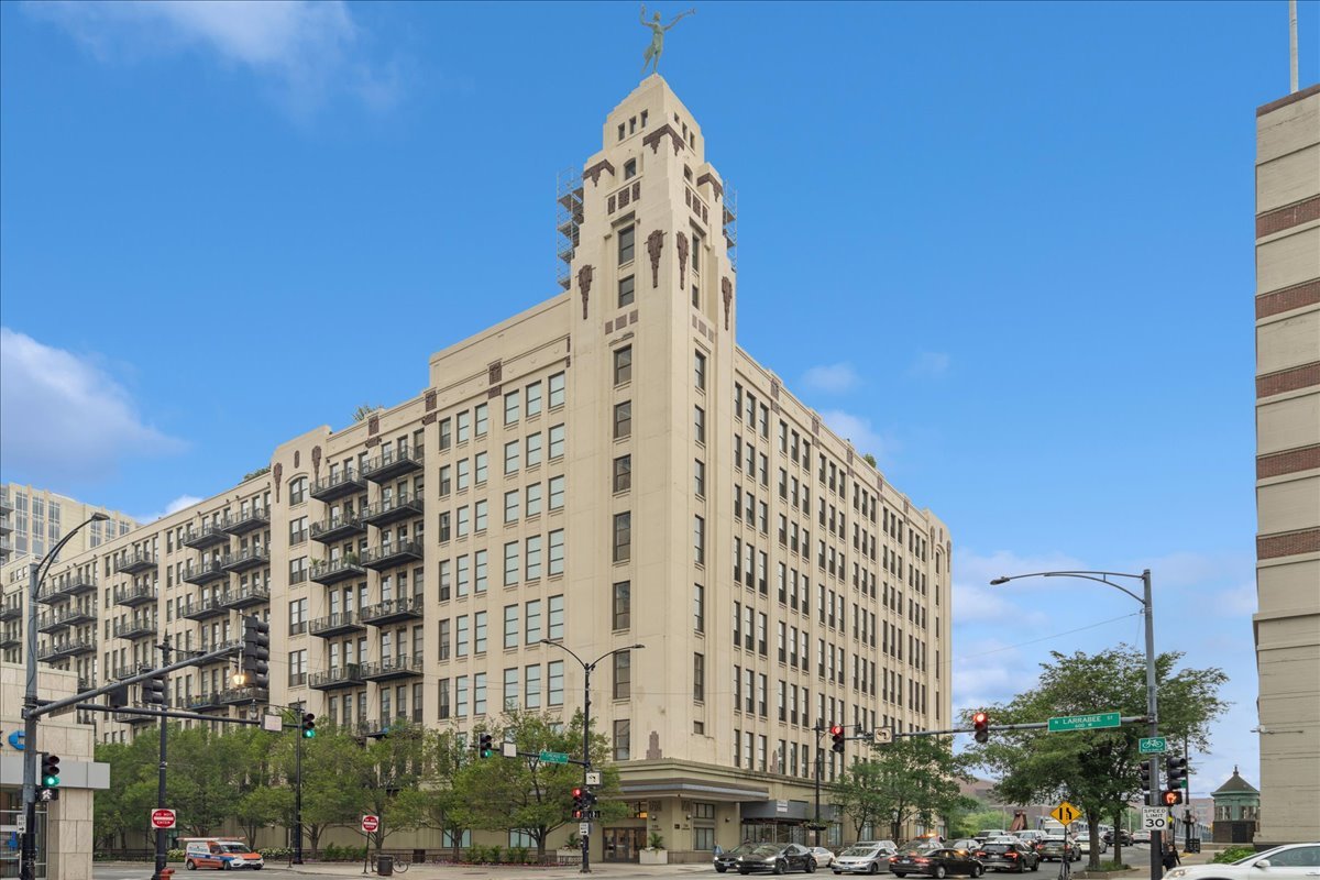 758 N Larrabee Street Unit: 519