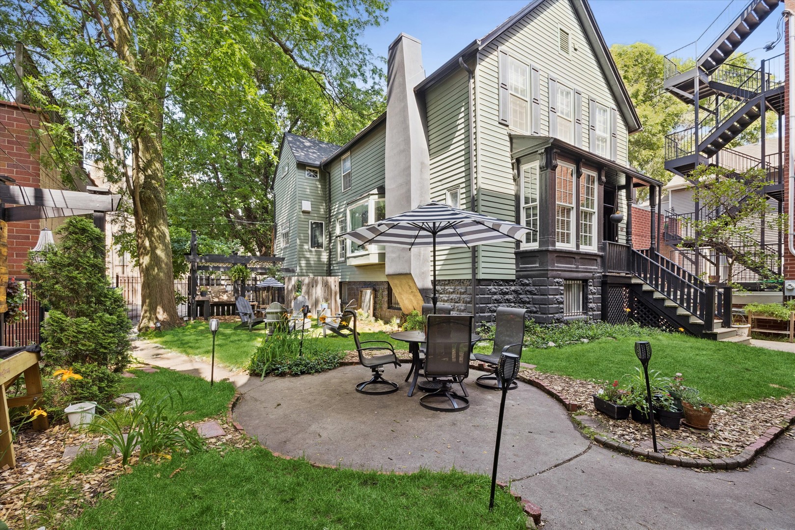 2734 N Seminary Avenue Unit: 1A