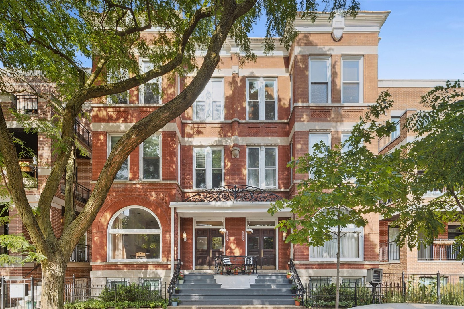 2734 N Seminary Avenue Unit: 1A