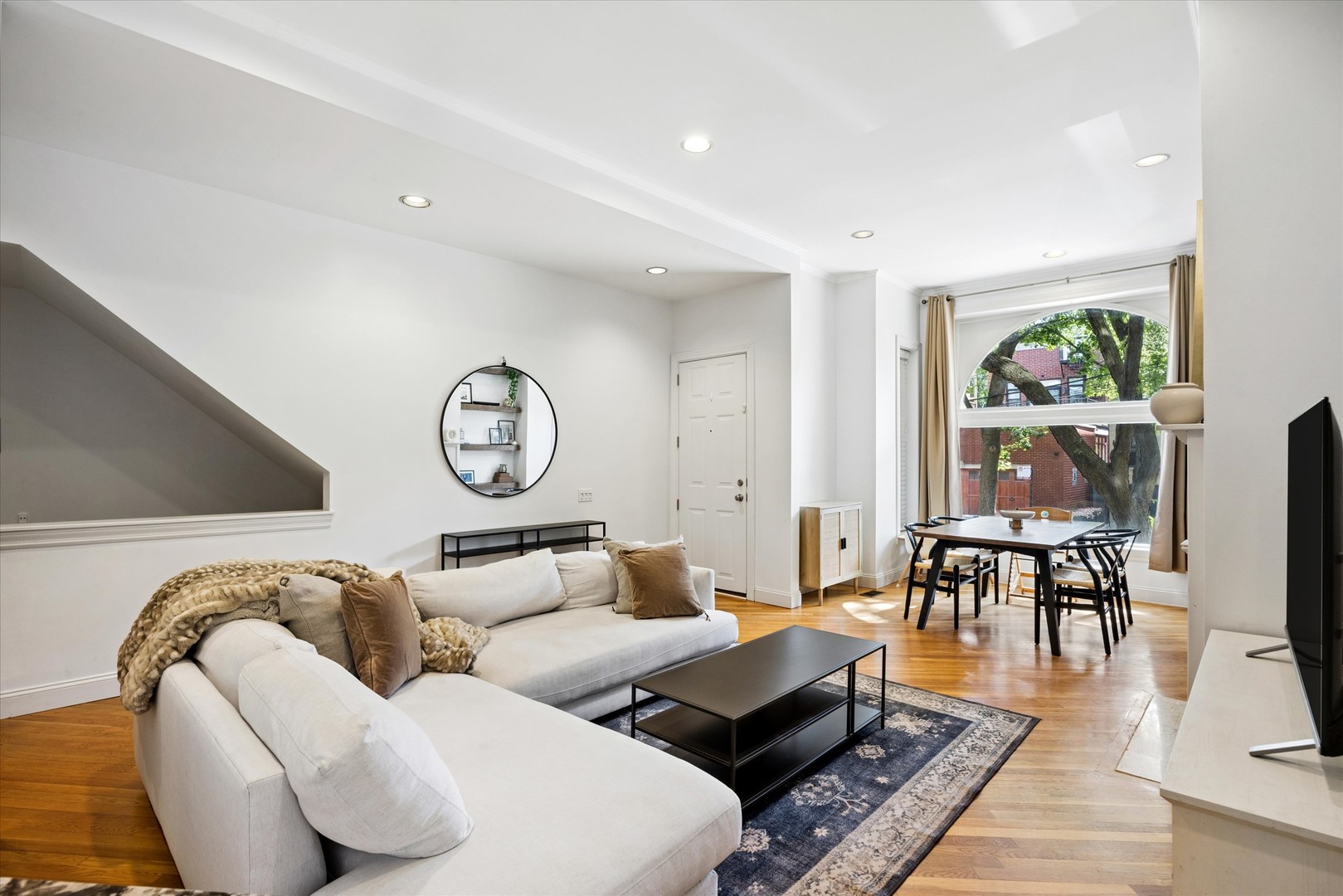 2734 N Seminary Avenue Unit: 1A