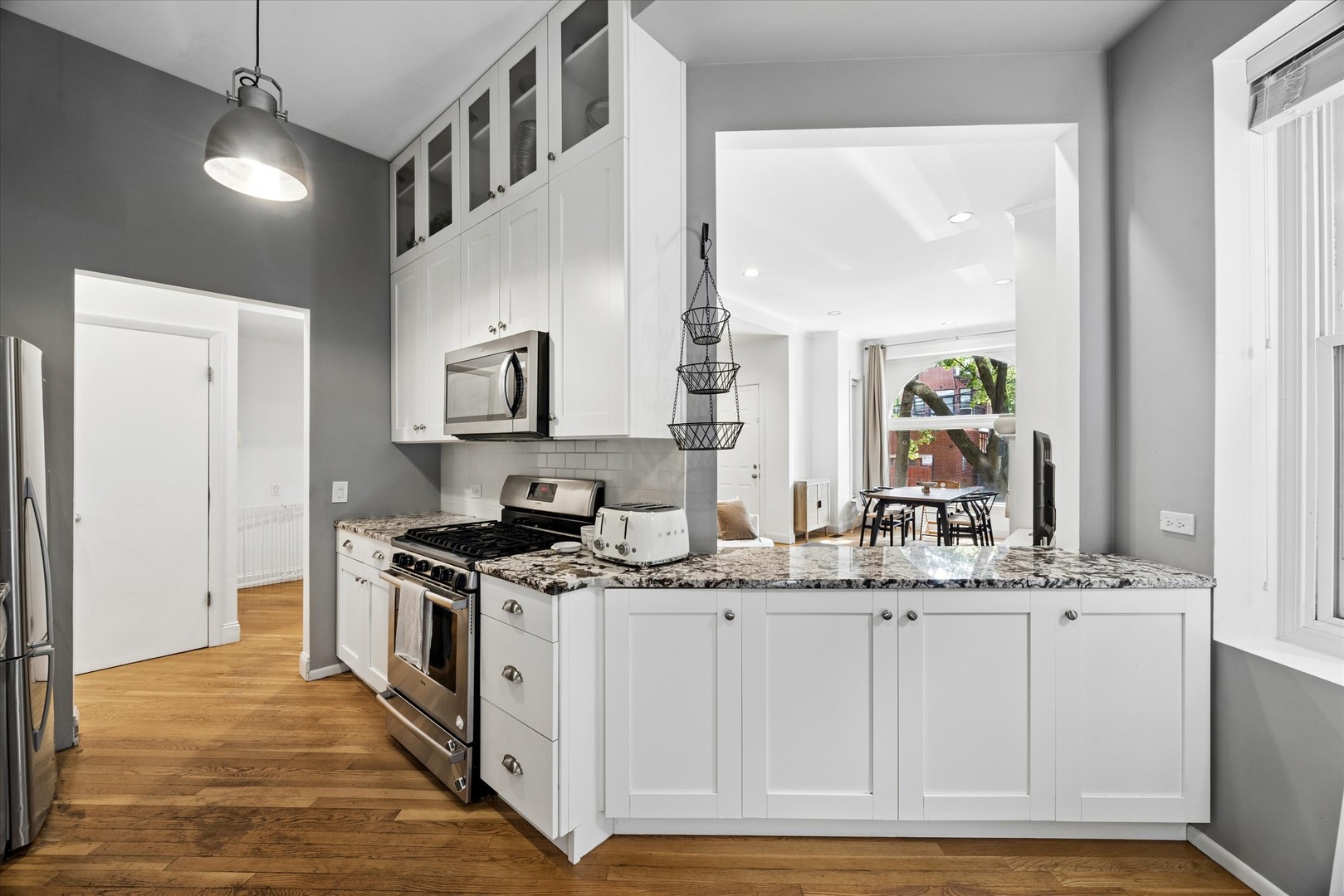 2734 N Seminary Avenue Unit: 1A
