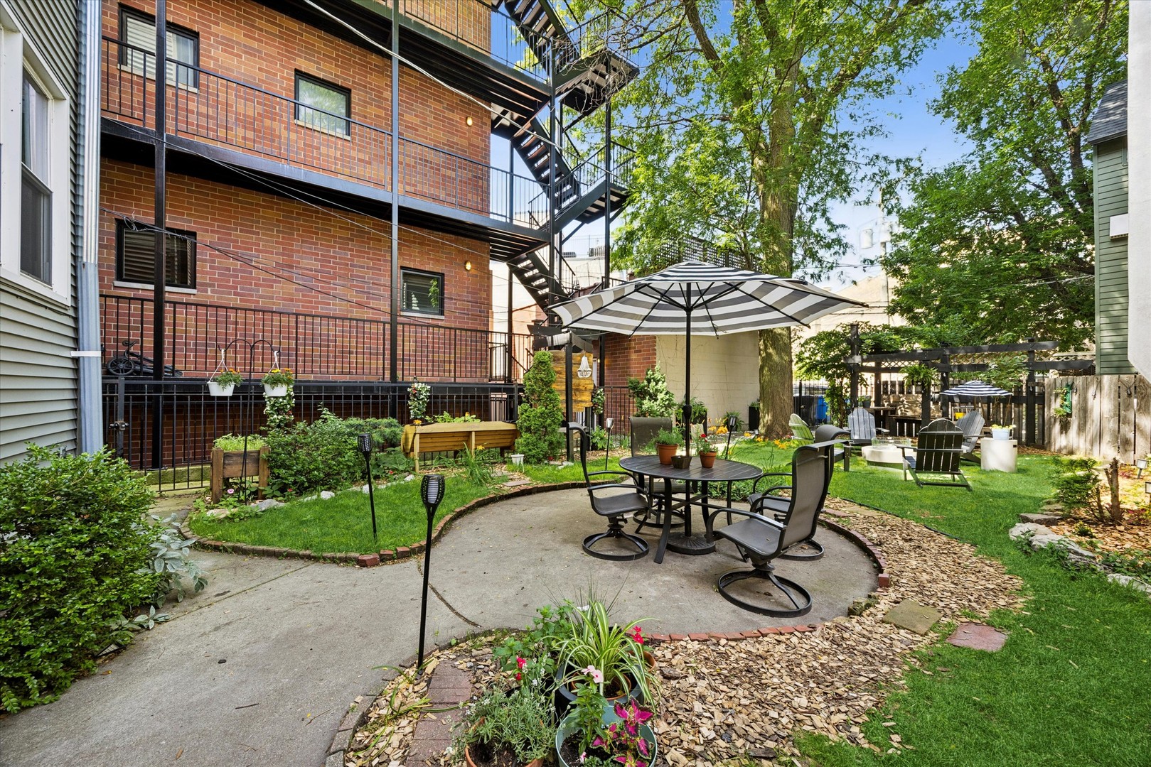 2734 N Seminary Avenue Unit: 1A