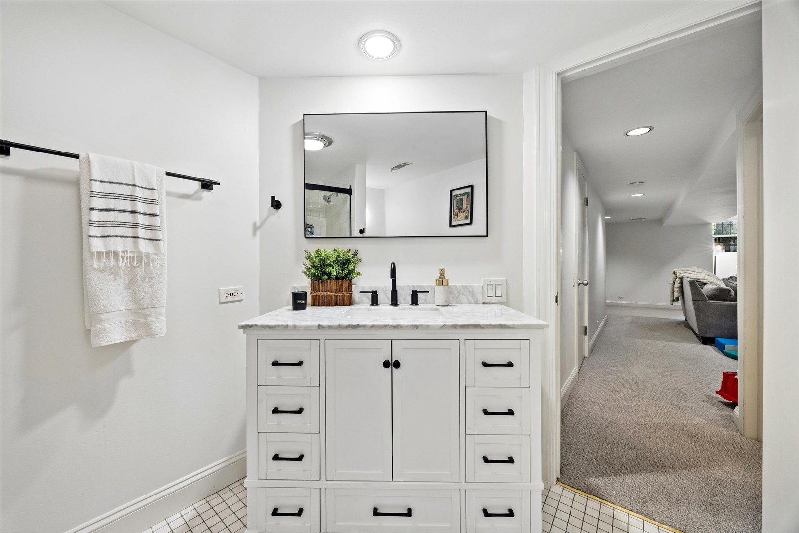 2734 N Seminary Avenue Unit: 1A