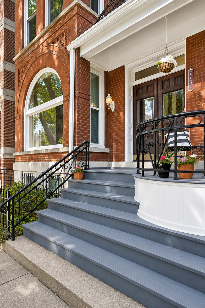 2734 N Seminary Avenue Unit: 1A