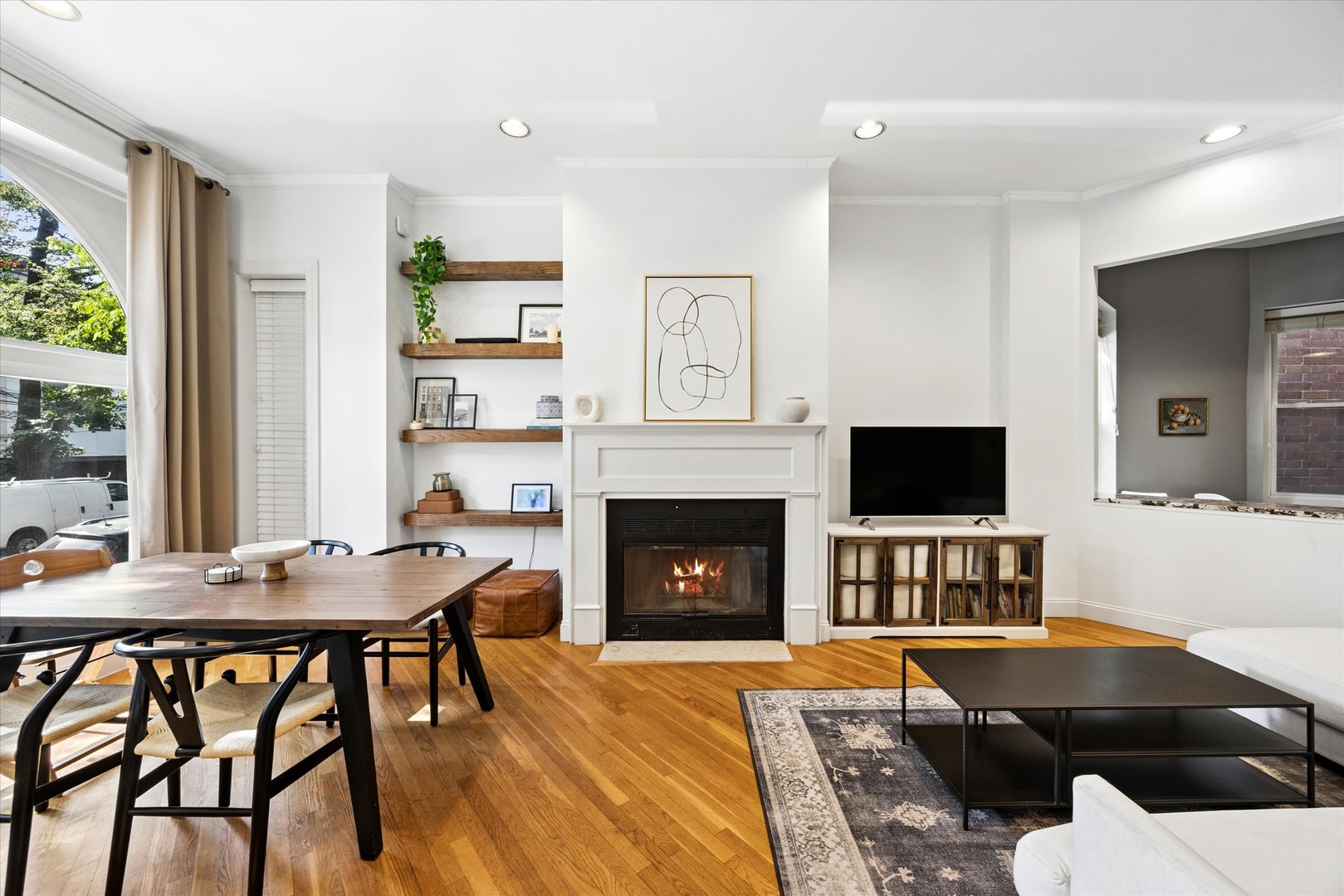 2734 N Seminary Avenue Unit: 1A