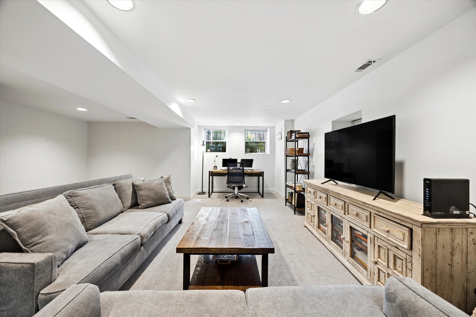 2734 N Seminary Avenue Unit: 1A