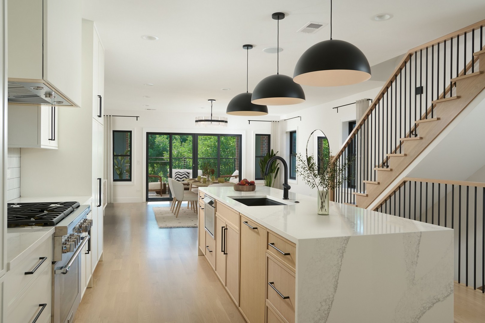1629 N Burling Street Unit: 3