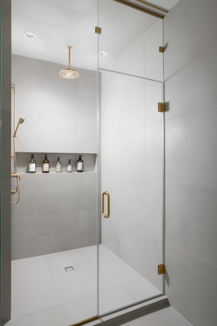 1629 N Burling Street Unit: 3