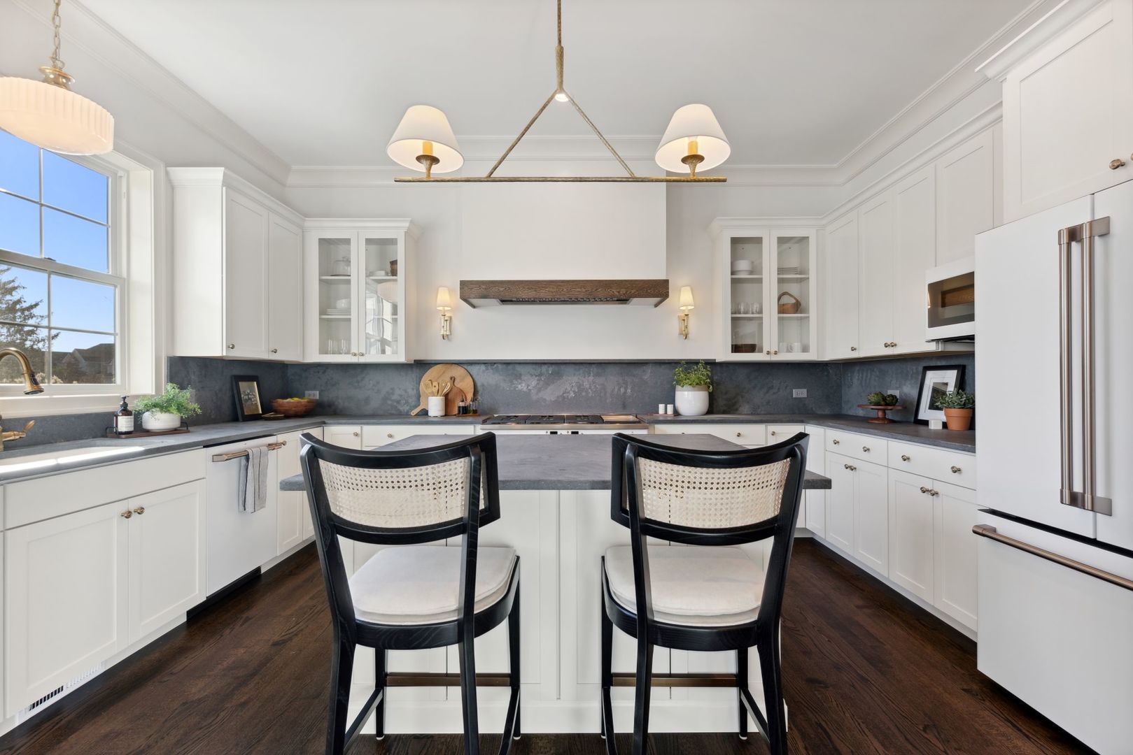 1121 Pin Oak Drive