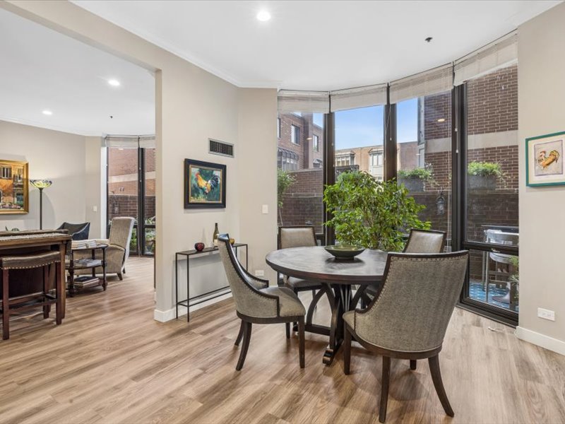 1730 N CLARK Street Unit: 101